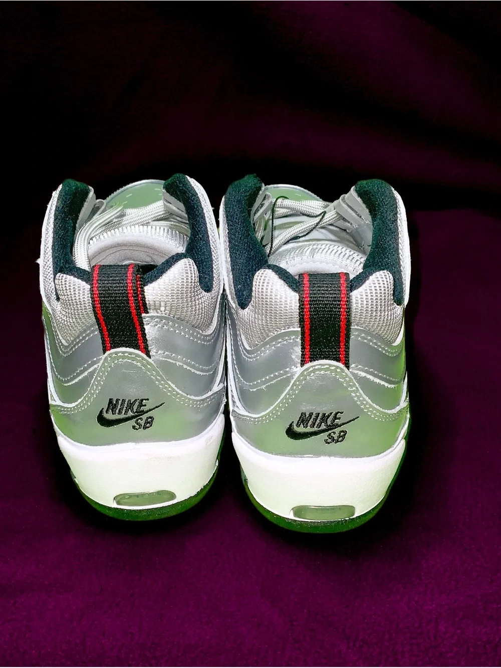 Nike Silver SB Air Max Ishod Wair “silver bullet” size 8.5 m